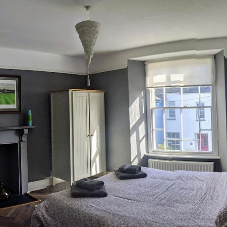 St Davids Gin & Kitchen - The Cathedral Villas Экстерьер фото