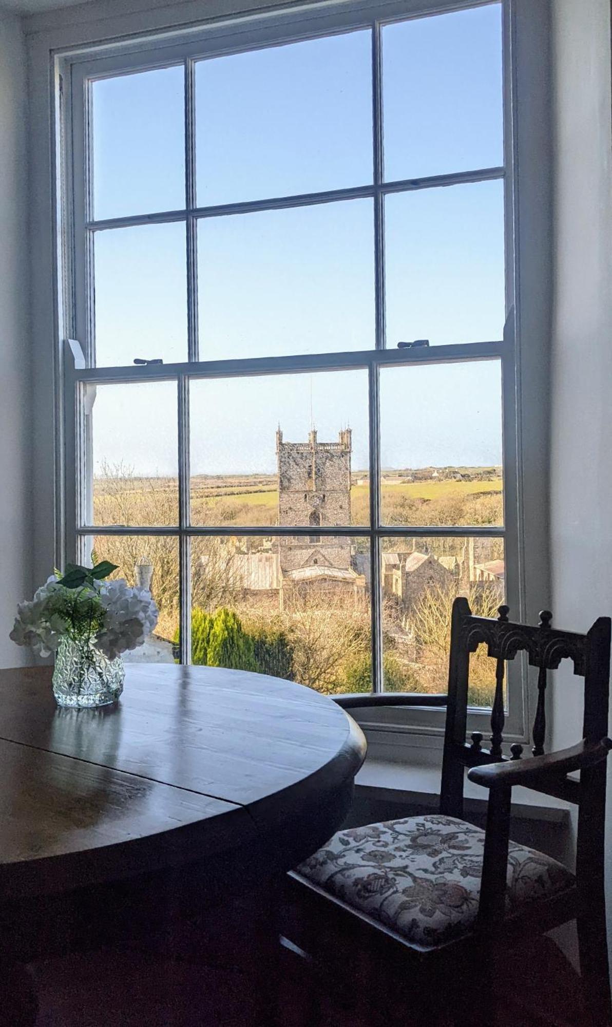 St Davids Gin & Kitchen - The Cathedral Villas Номер фото